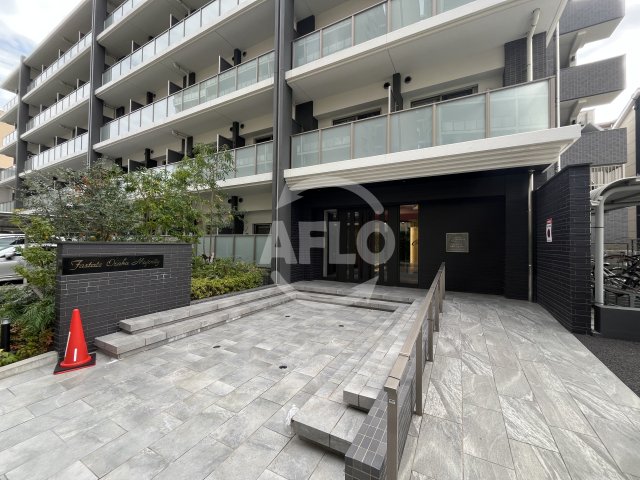 エントランス　ファステート大阪マジョリティ　エントランス