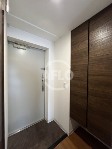 玄関　ファステート大阪マジョリティ　玄関