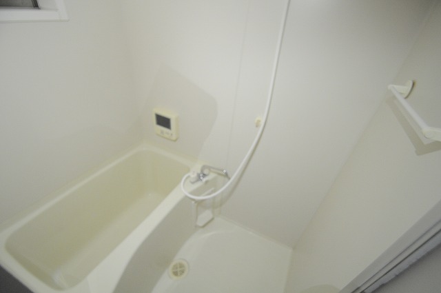 バス・シャワールーム　※間取りに相違がある場合現況優先です。別部屋参考写真