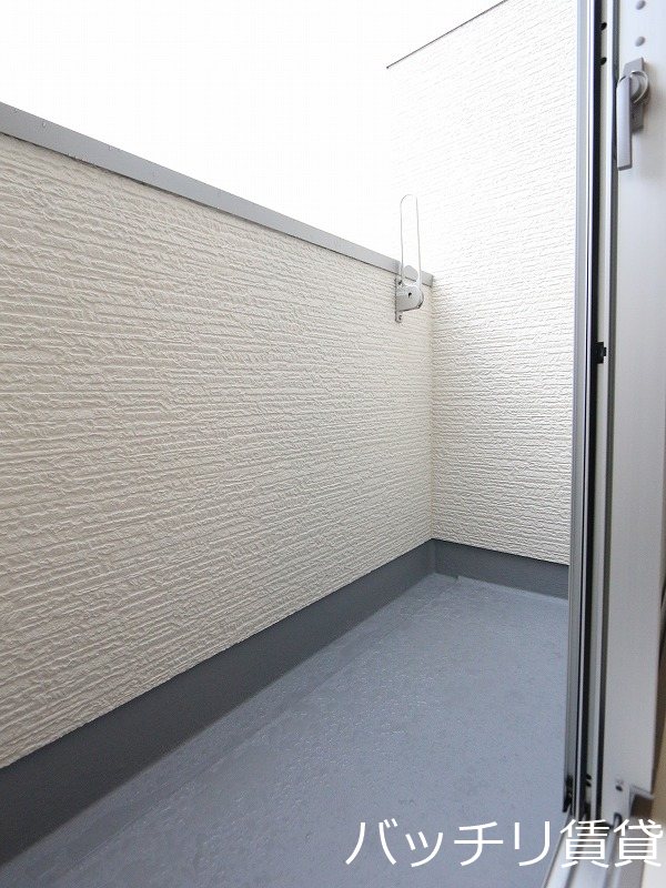 バルコニー　同型タイプの為、現状を優先致します。