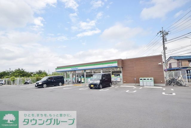 コンビニ　ファミリーマート西大泉四丁目店（コンビニ）まで390m