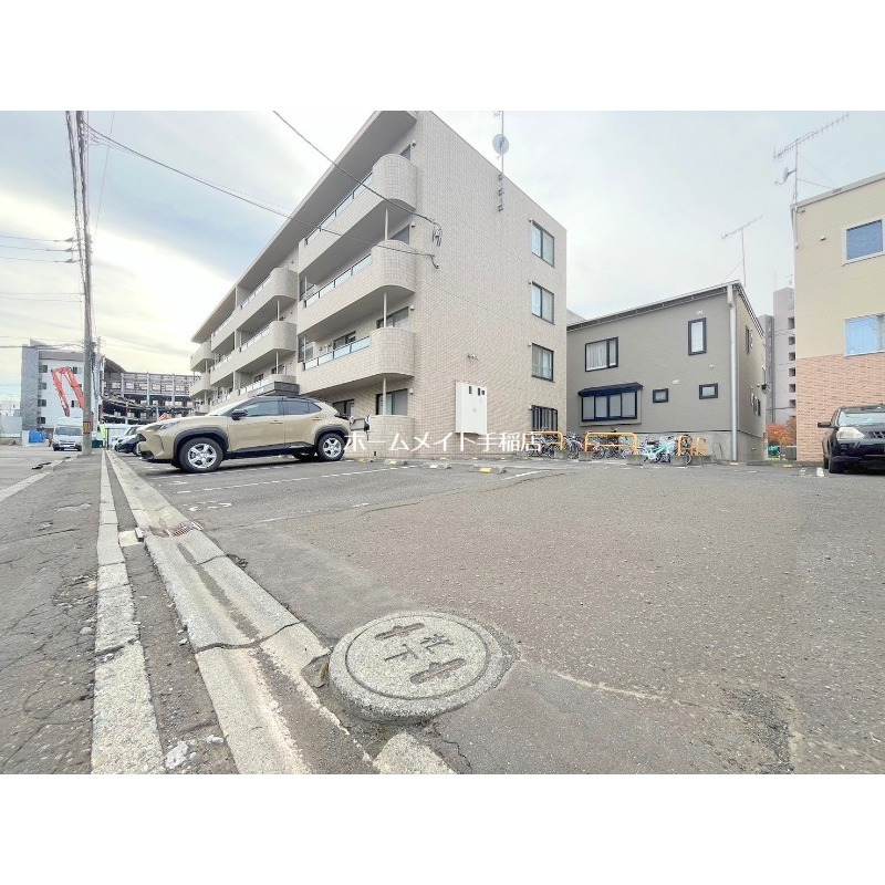 駐車場　駐車場スペースです♪