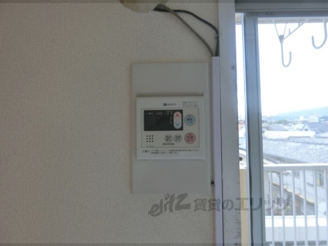 その他設備　給湯器リモコン