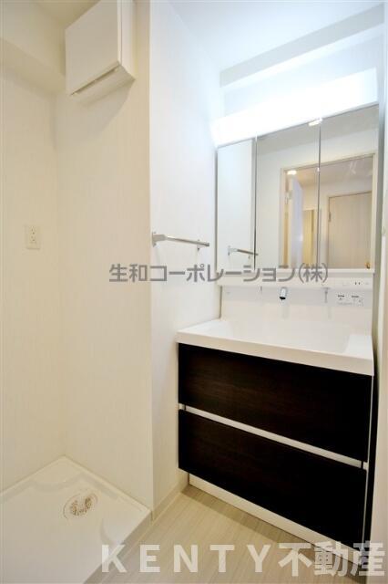 洗面設備　スペースが確保できる洗面所です