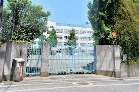 中学校　文京区立第九中学校（中学校）まで5832m