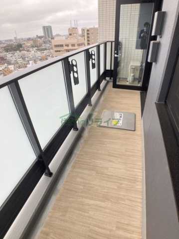 バルコニー　上層階のお部屋の写真になります。別部屋参考写真