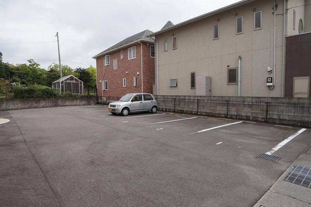 駐車場　駐車場