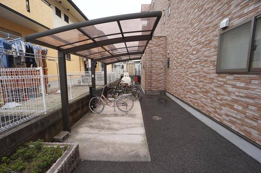 駐車場　駐輪場