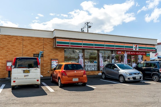 コンビニ　セブンイレブン千歳北栄店（コンビニ）まで391m