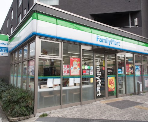 コンビニ　ファミリーマート 世田谷下馬一丁目店（コンビニ）まで217m