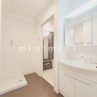 洗面設備　※写真は別号室のものですので現状優先とさせていただきます