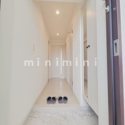 玄関　※写真は別号室のものですので現状優先とさせていただきます