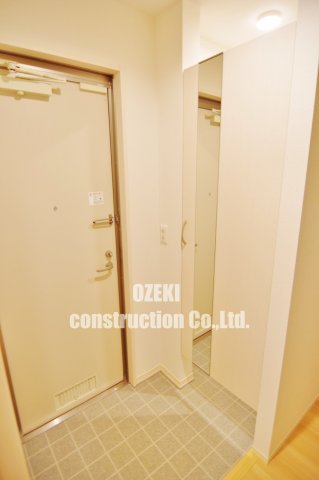 玄関　弊社ホームページに写真がたくさんあります♪