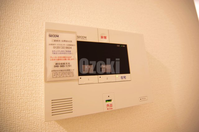 セキュリティ　モニターホンの他にセコム導入で24時間防犯対策しっかり♪