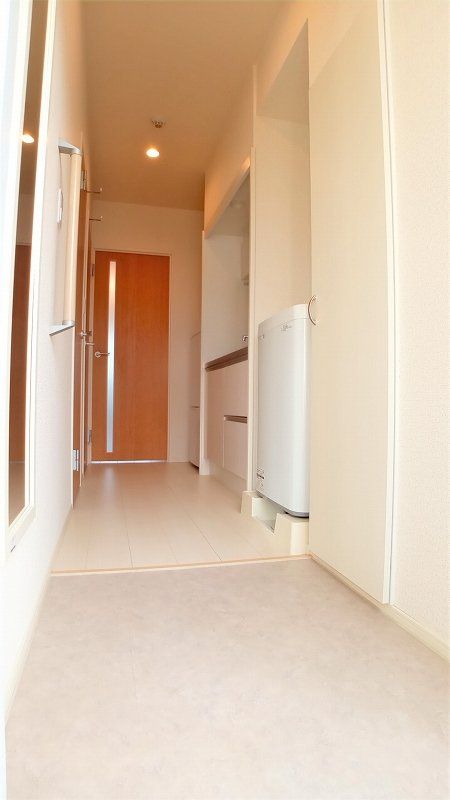 クレイノヴァンベ-ルの玄関写真