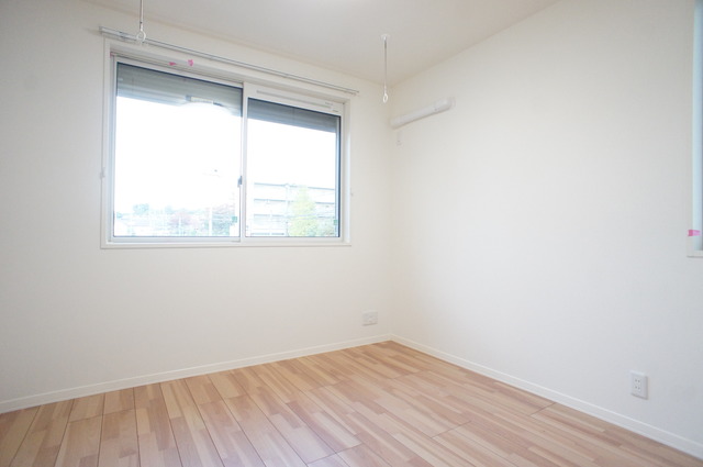 その他部屋・スペース　白を基調とした室内でお部屋を明るく演出してくれます！