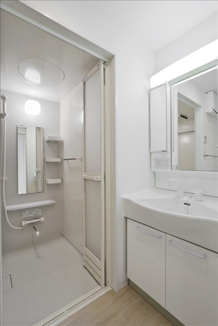 洗面設備　使いやすい洗面所です