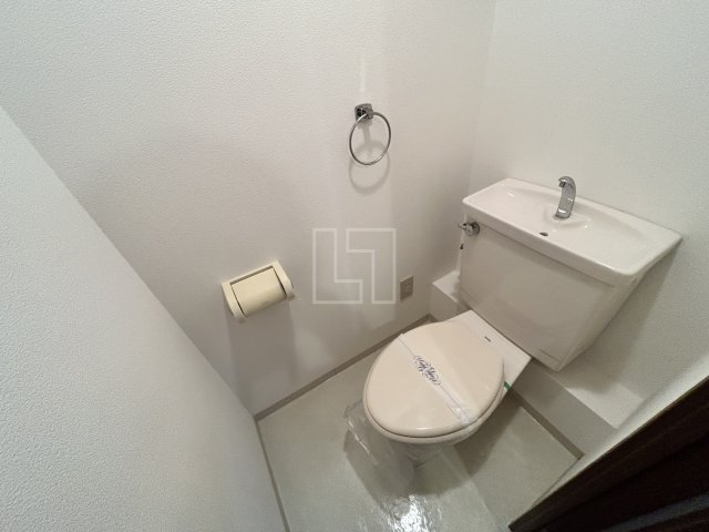 トイレ　プレサンス西心斎橋　トイレ