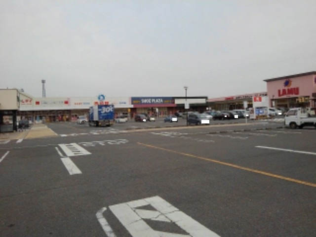 ショッピングセンター　フレスポ西条様（ショッピングセンター）まで360m