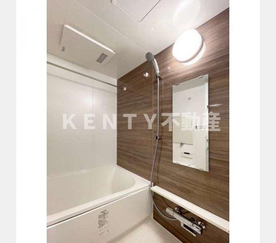 バス・シャワールーム　落ち着いた空間のお風呂です