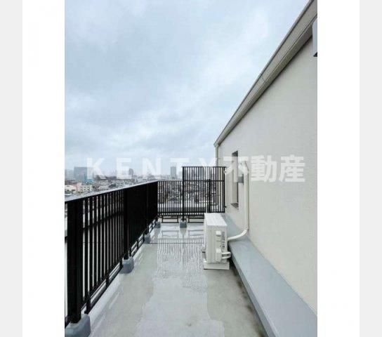 バルコニー　バルコニーからの眺めを楽しみながら食事をしませんか