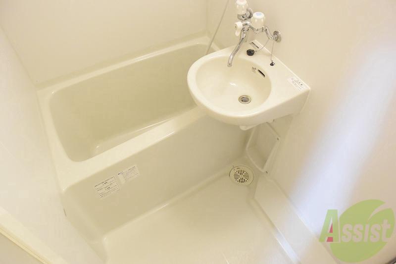 バス・シャワールーム　一日の疲れを癒せます！！