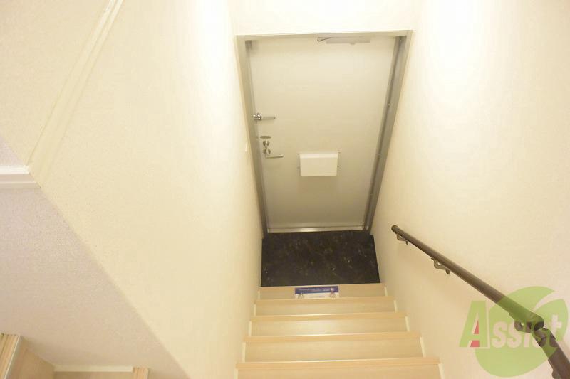 玄関　内階段タイプです！！