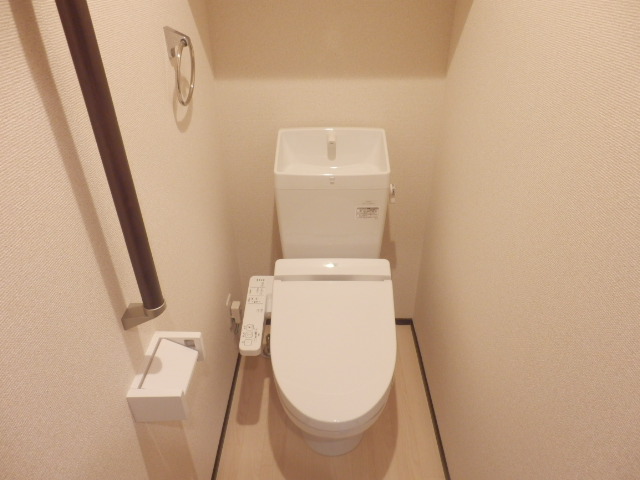 その他　お風呂とトイレがセパレートタイプ！温水便座付きです！