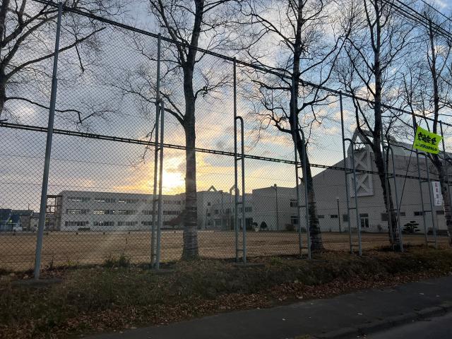 小学校　釧路市立芦野小学校（小学校）まで395m