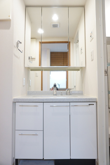 洗面設備　洗髪洗面化粧台