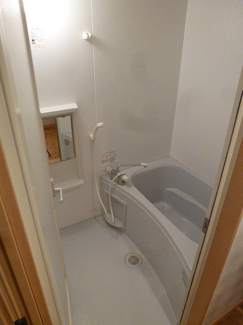 バス・シャワールーム　写真は107号室です