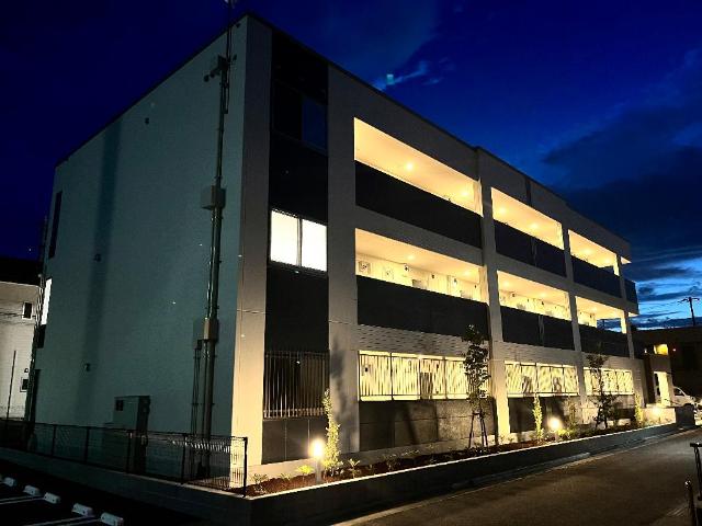 建物外観　外観写真（夜）