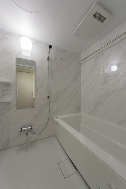 バス・シャワールーム　※写真は同タイプ住戸です。