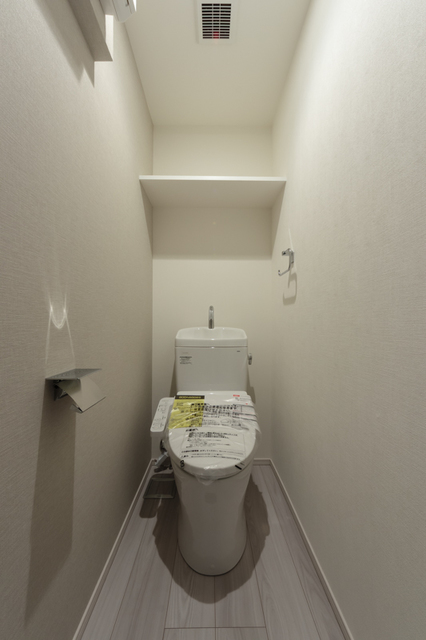 トイレ　※写真は同タイプ住戸です。