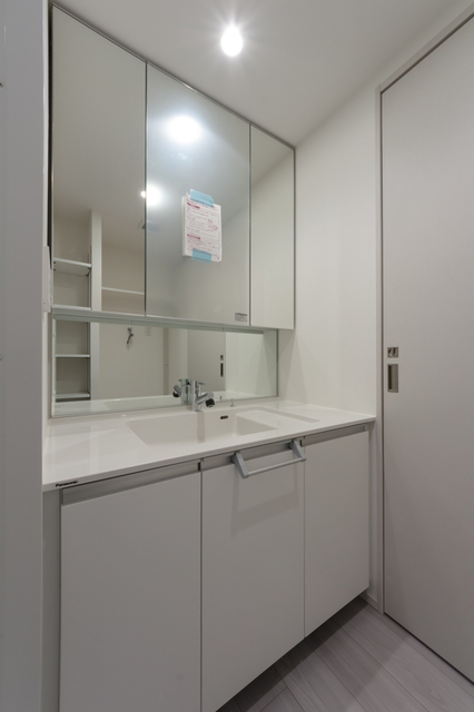 洗面設備　※写真は同タイプ住戸です。