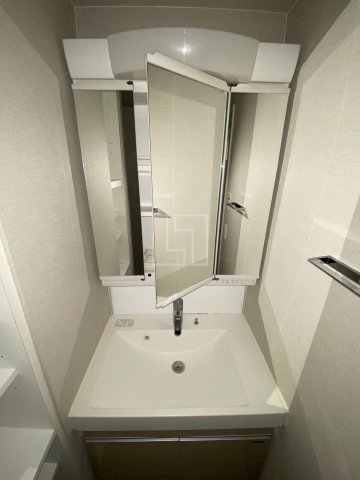 洗面設備　アーバネックス心斎橋II　独立洗面化粧台