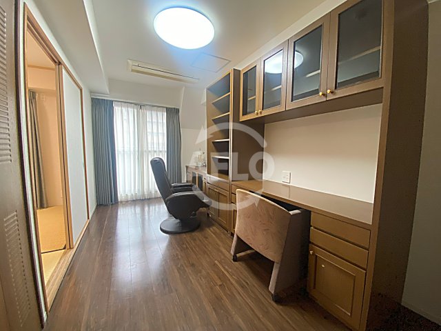 居室・リビング　アーバンエース上本町パル　リビング