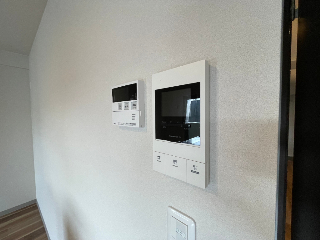 セキュリティ　モニター付きインターホン