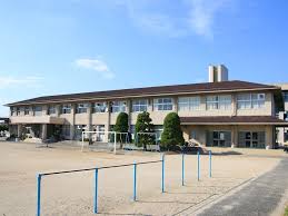 小学校　岡山市立政田小学校（小学校）まで329m