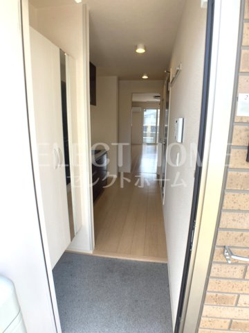 玄関　収納もある玄関です