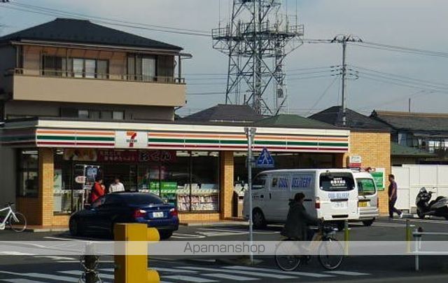 コンビニ　セブンイレブン（コンビニ）まで514m