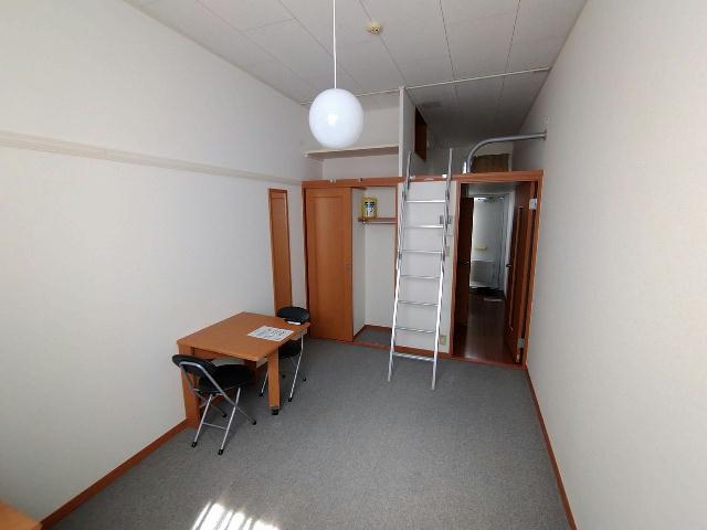 居室・リビング　1階はフローリング仕様です。