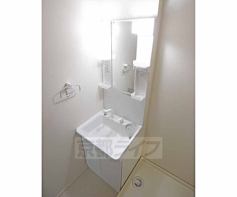 洗面設備　人気の独立洗面台です。