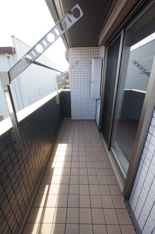 バルコニー　水曜日、営業時間外もご相談ください！