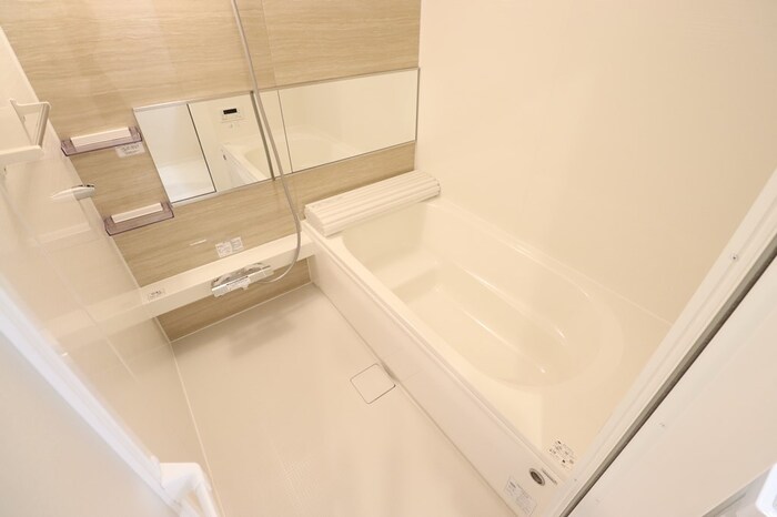 バス・シャワールーム　追い焚き給湯式浴室（浴室換気乾燥機付）