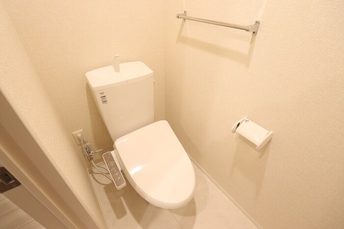 トイレ　温水洗浄暖房便座