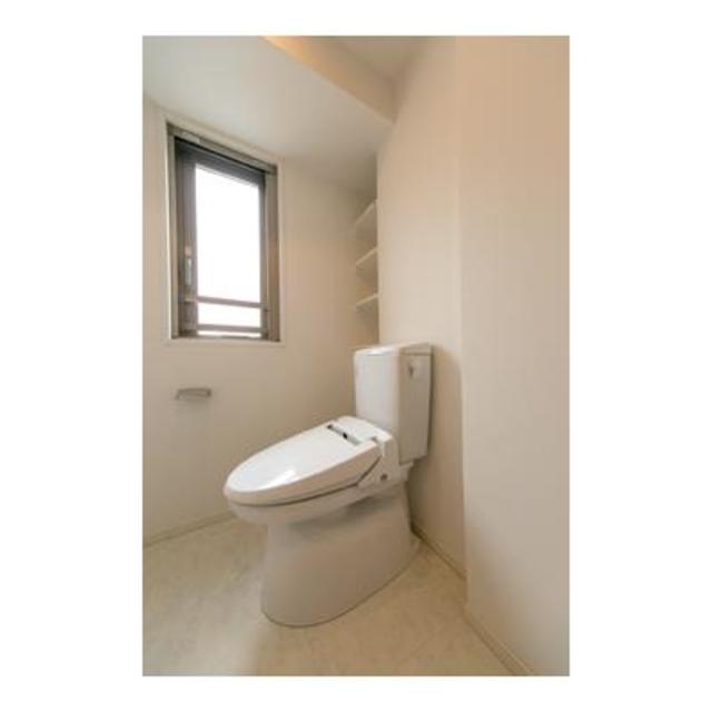 トイレ　※写真は同タイプ住戸です。