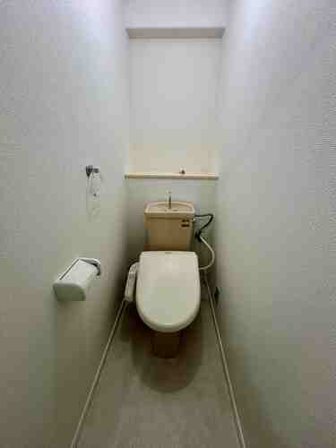 トイレ　温水洗浄便座