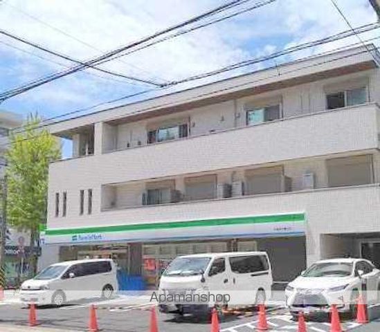 コンビニ　ファミリーマート（コンビニ）まで74m