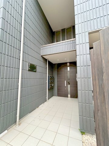 エントランス　★オートロック付きエントランス★